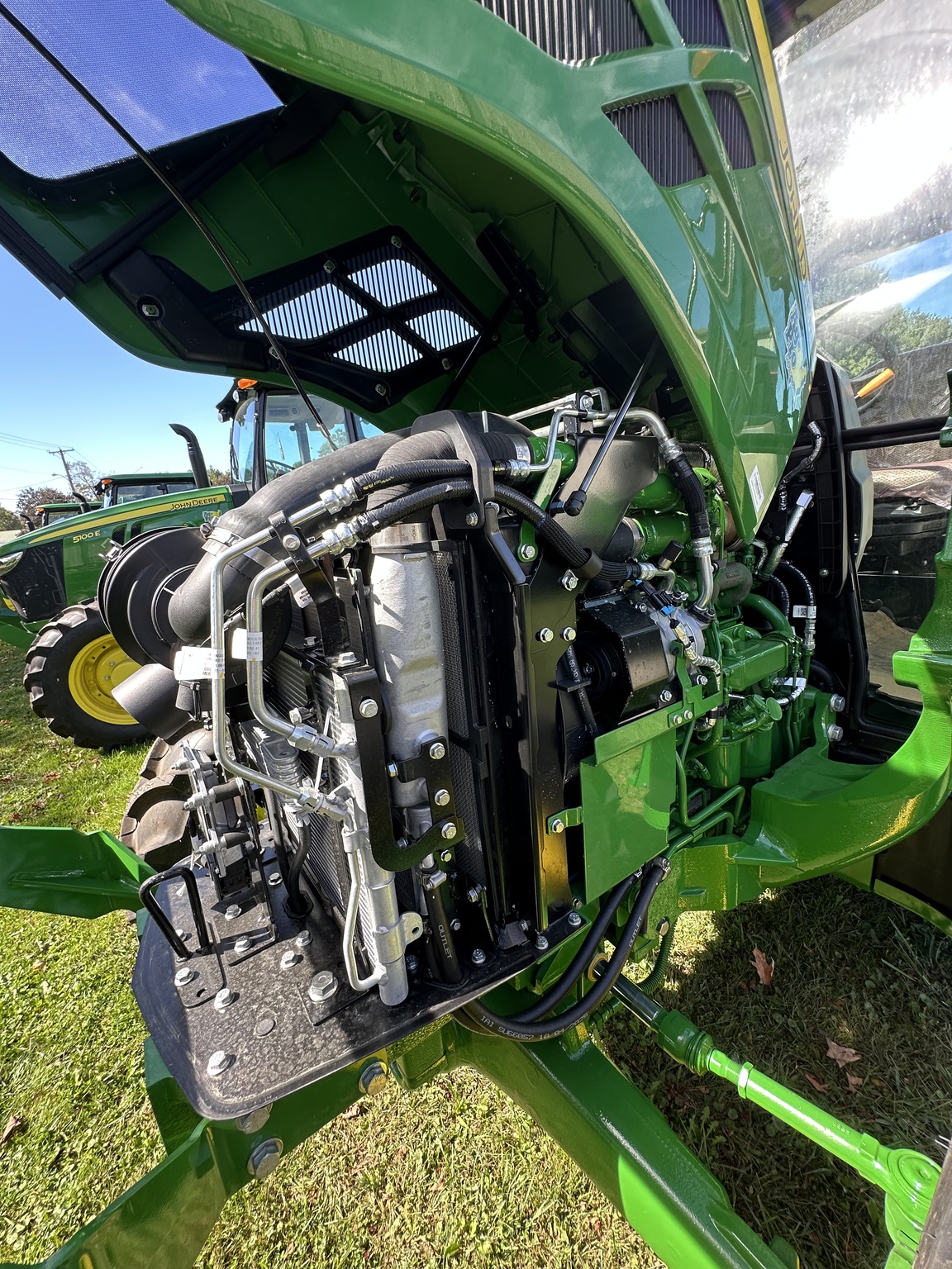 2025 John Deere 5067E Image 17