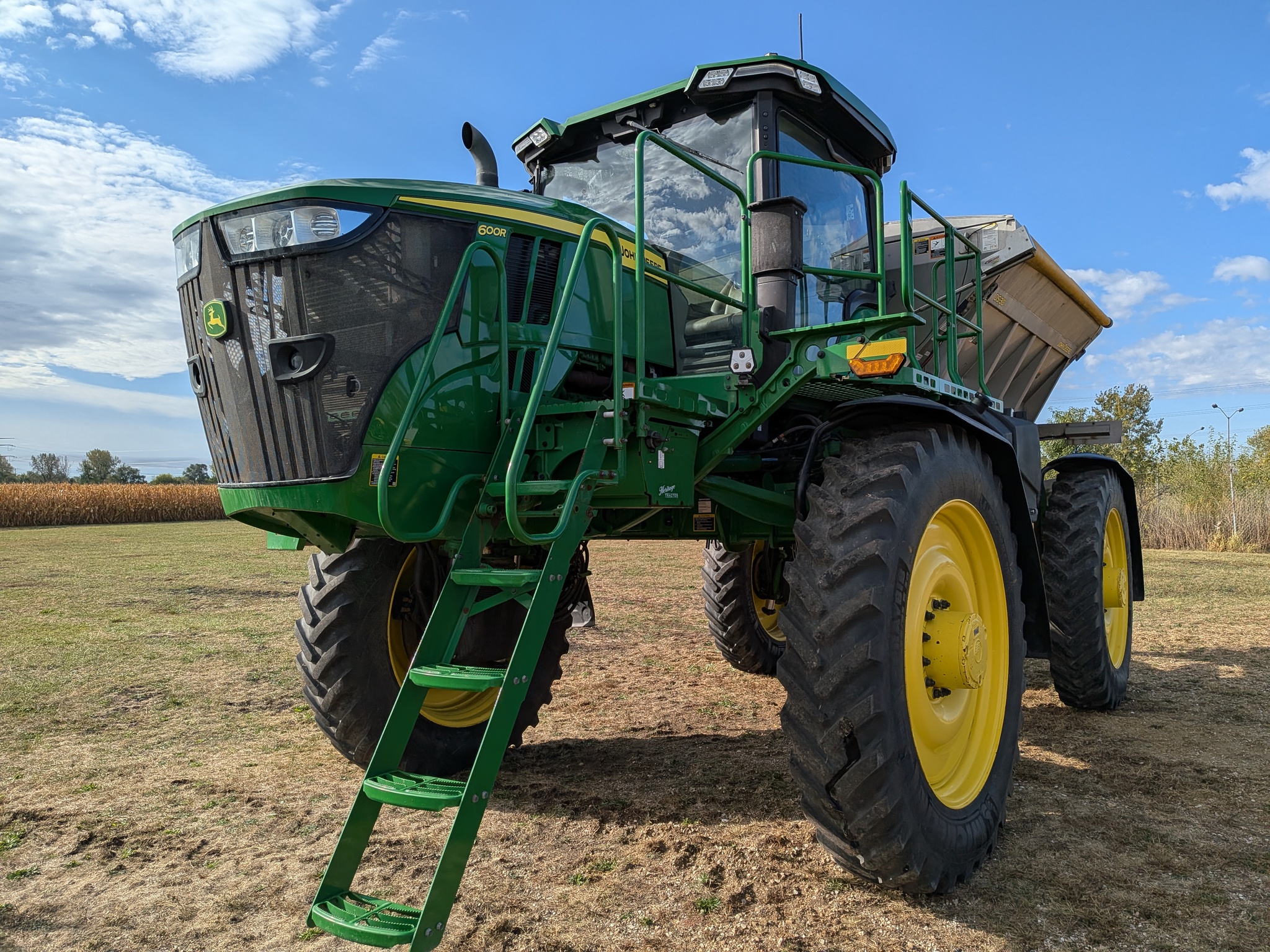  2023 John Deere 600R at Heritage Tractor in Roanoke, IL