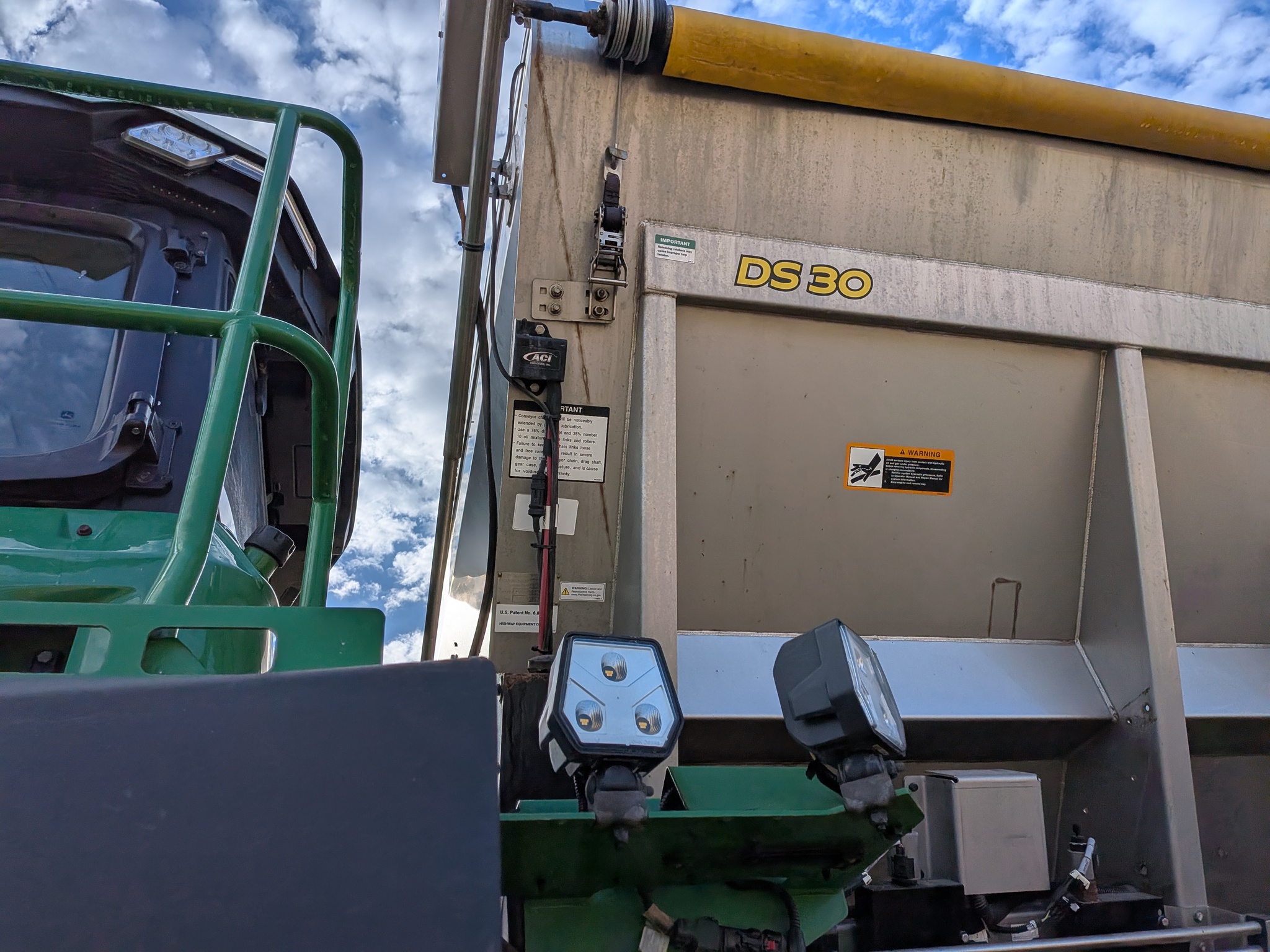  2023 John Deere 600R at Heritage Tractor in Roanoke, IL