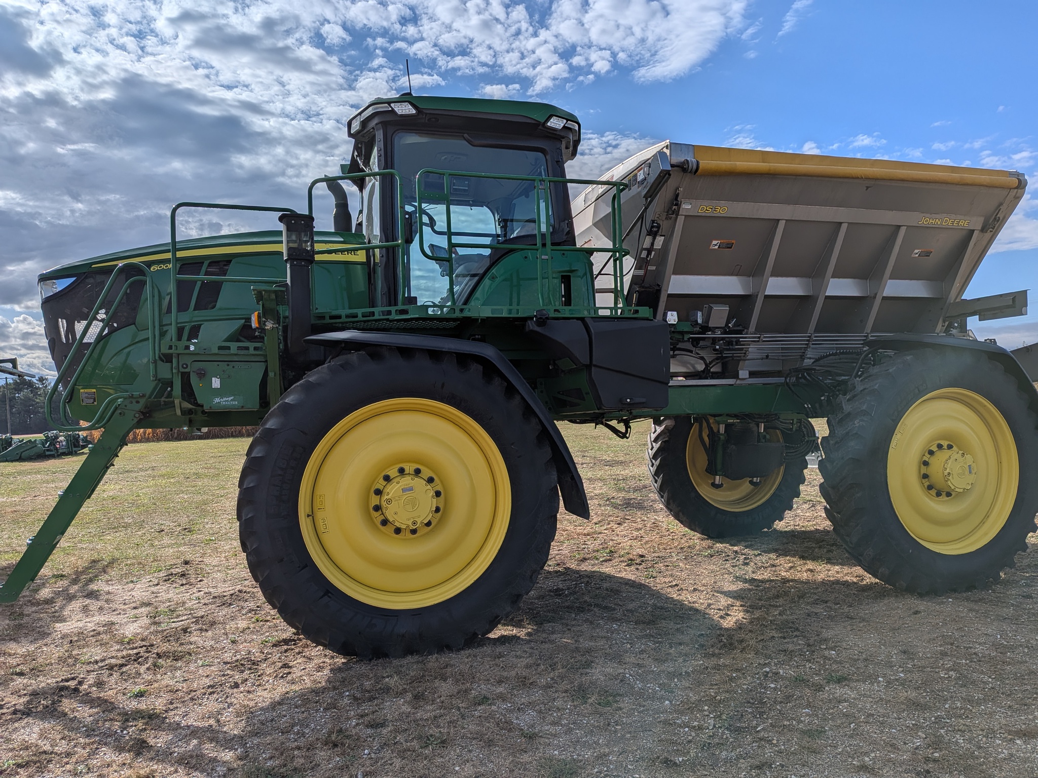  2023 John Deere 600R at Heritage Tractor in Roanoke, IL