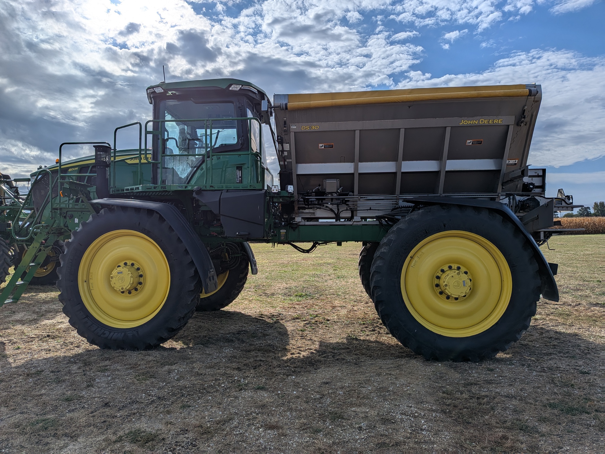  2023 John Deere 600R at Heritage Tractor in Roanoke, IL