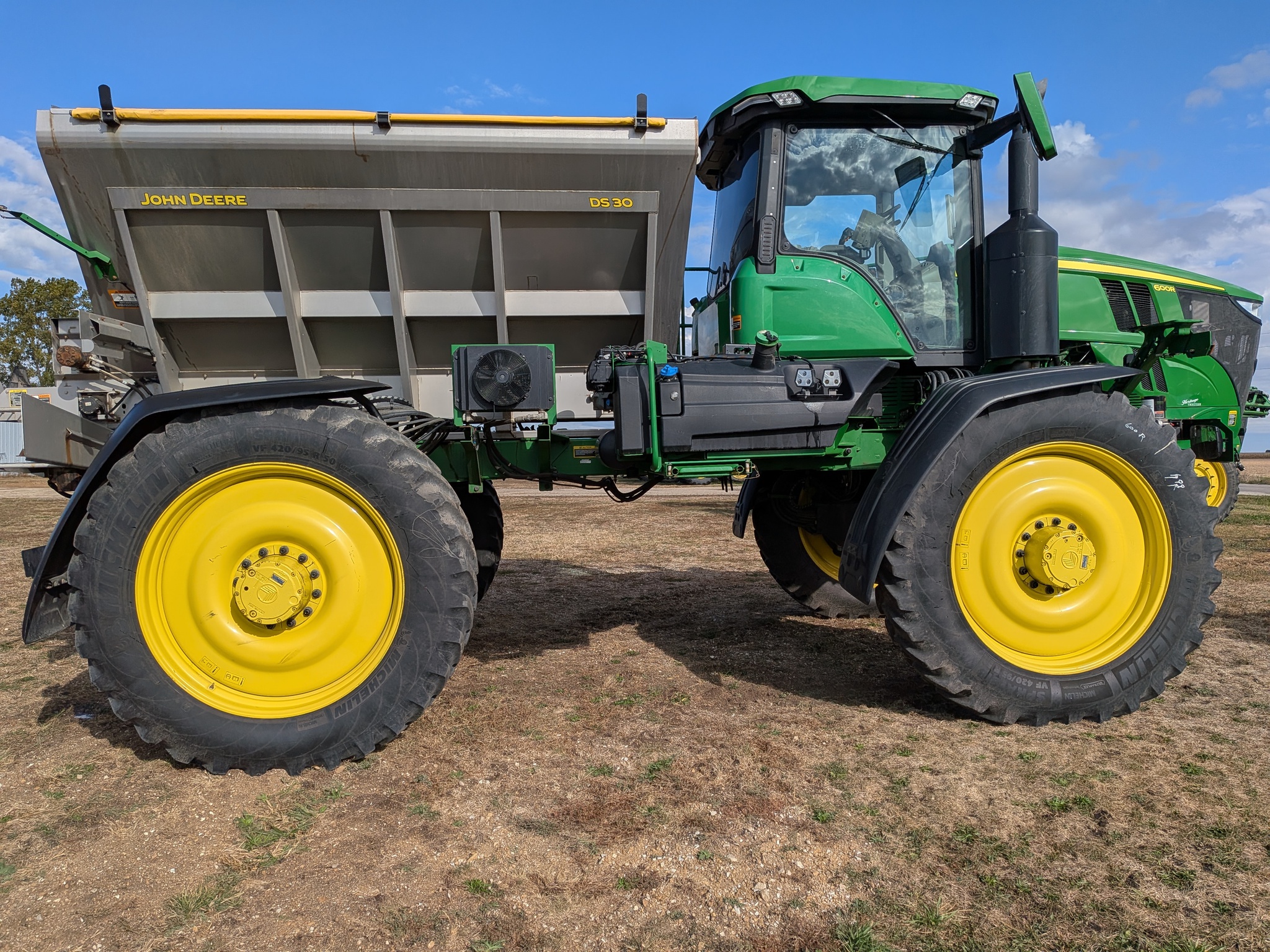  2023 John Deere 600R at Heritage Tractor in Roanoke, IL