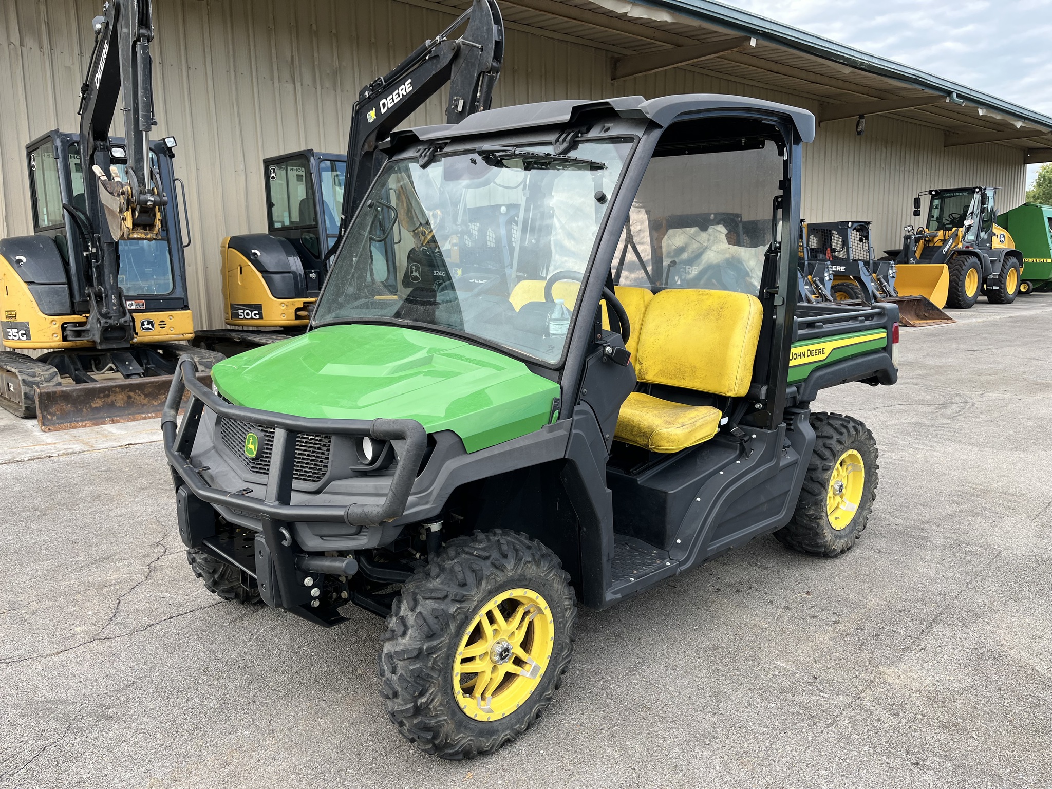 2021 John Deere XUV 835M Image 1