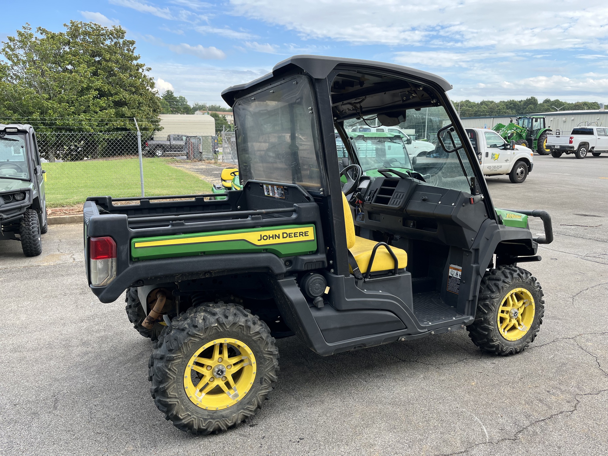 2021 John Deere XUV 835M Image 4