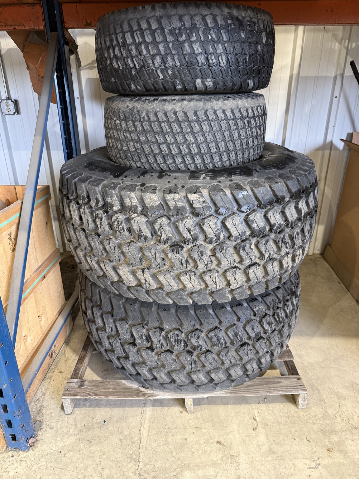 John Deere 44x18.00-20 LVB25000 Image 1