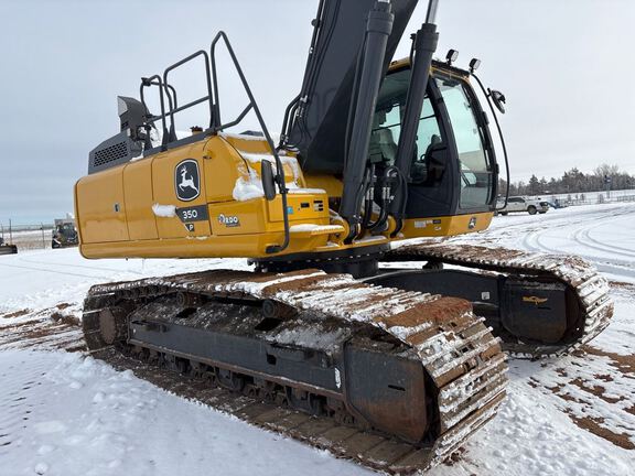 Photo of a 2023 John Deere 350P