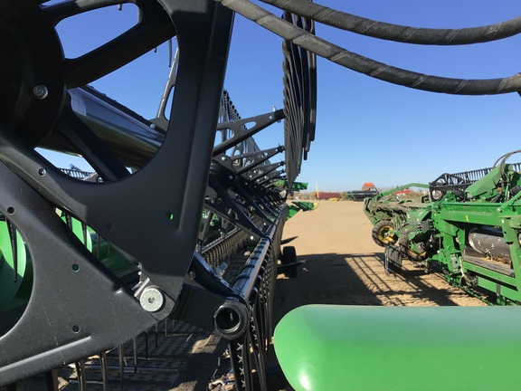 Used 2023 John Deere HD45R Combine Platforms at Horizon Ag & Turf in Lloydminster, AB - Photo15