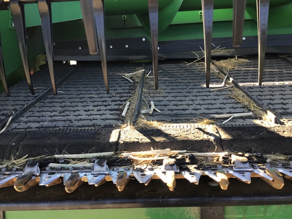 Used 2023 John Deere HD45R Combine Platforms at Horizon Ag & Turf in Lloydminster, AB - Photo19