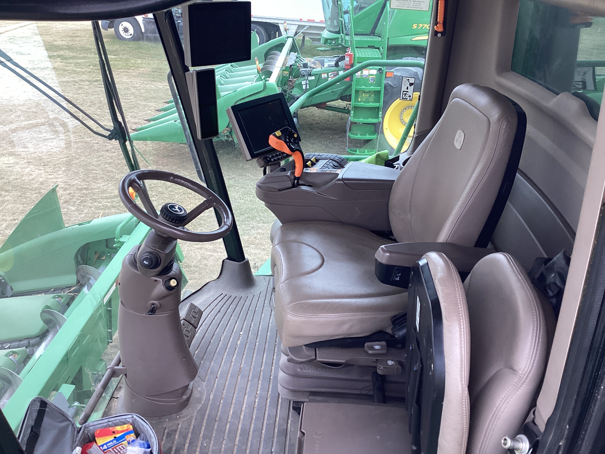 2018 John Deere S770 Image 2