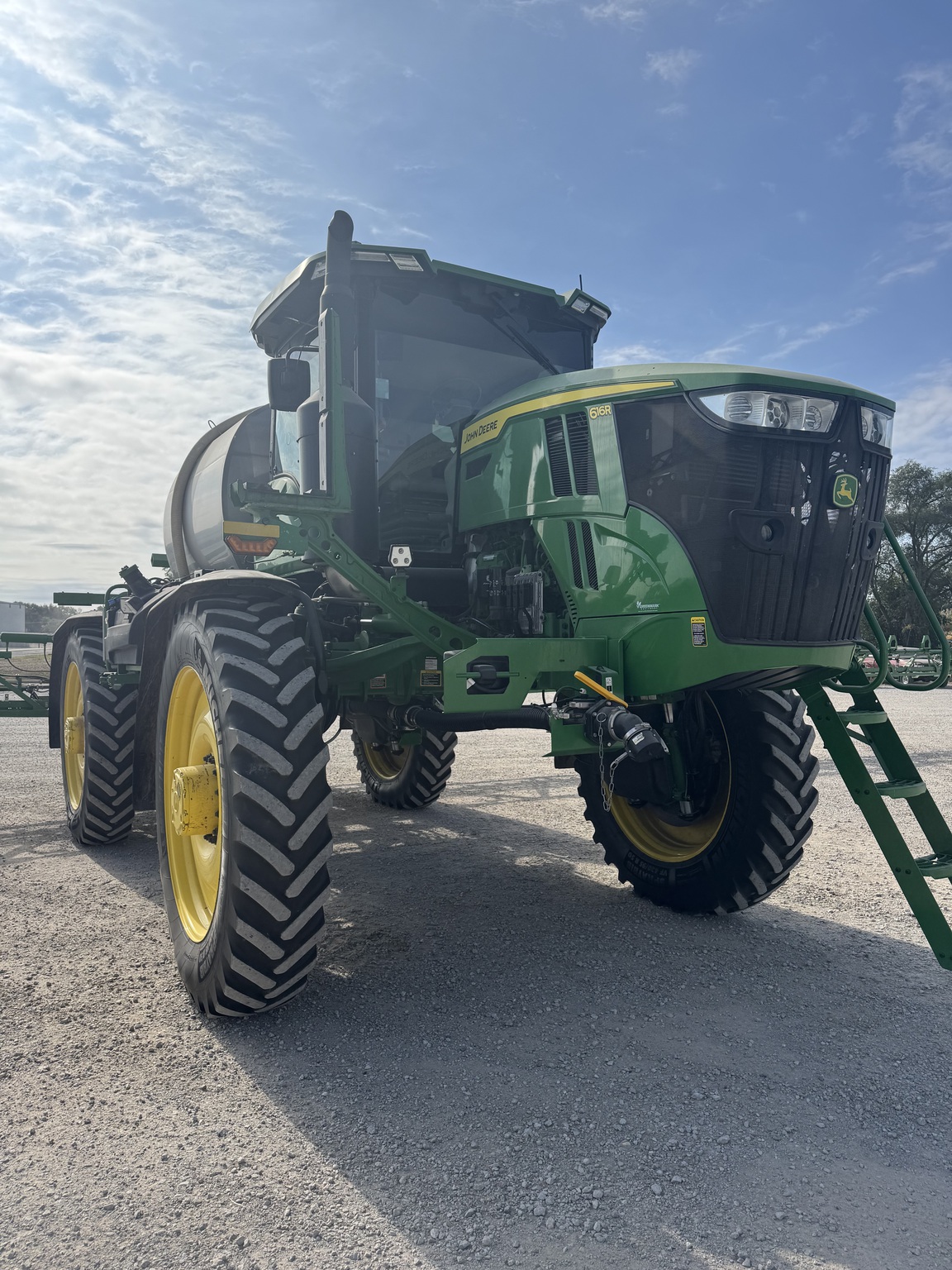 2023 John Deere 616R Image 6