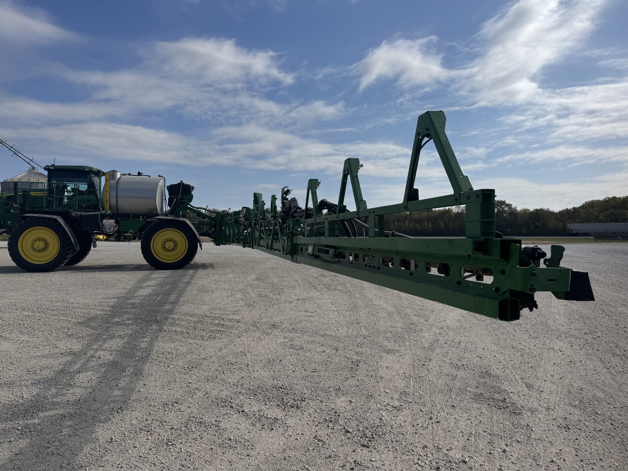 2023 John Deere 616R Image 9