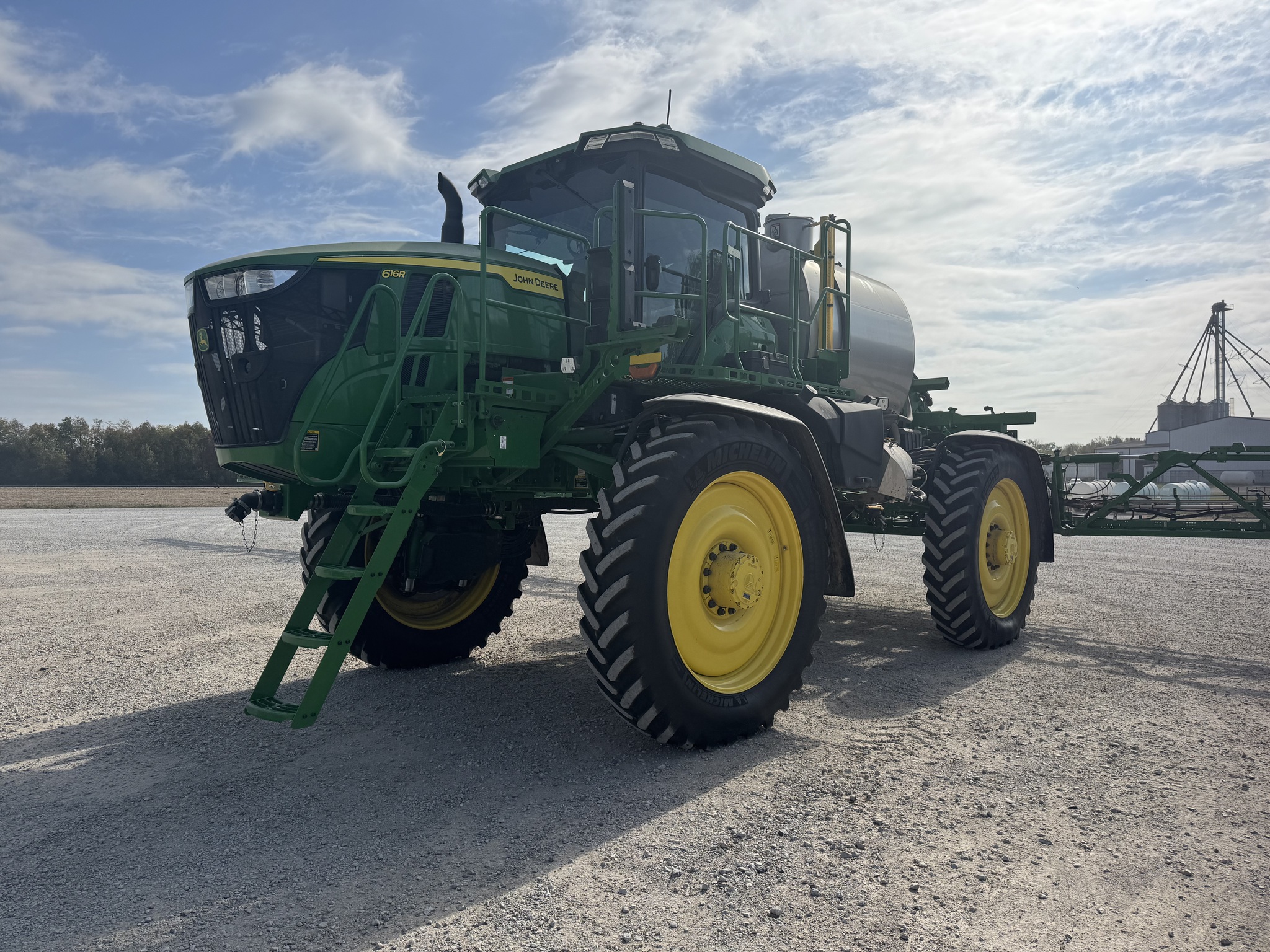 2023 John Deere 616R Image 2