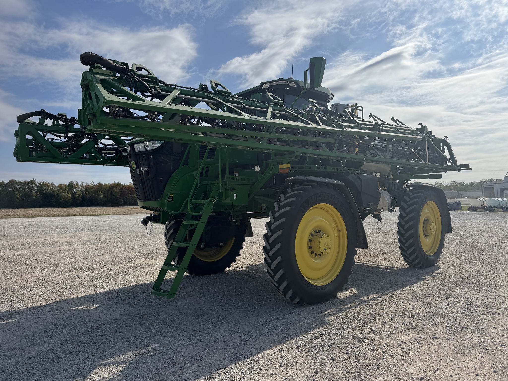 2023 John Deere 616R Image 1