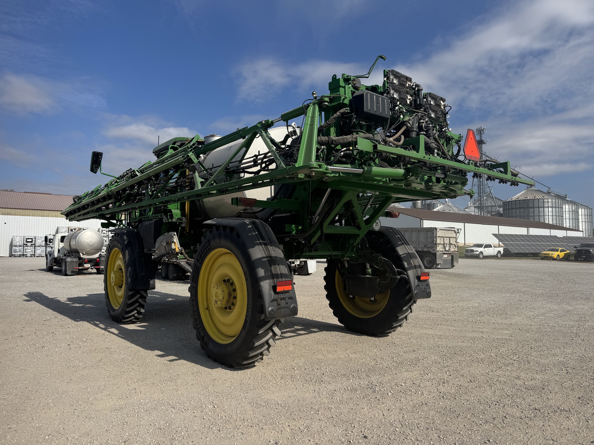 2023 John Deere 616R Image 5