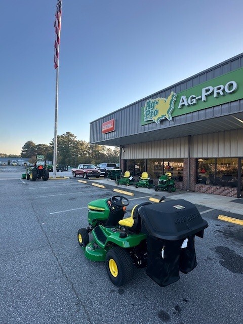 2025 John Deere X350-42 W/BAGGER Image 5