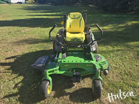 Photo of 2025 John Deere Z930M