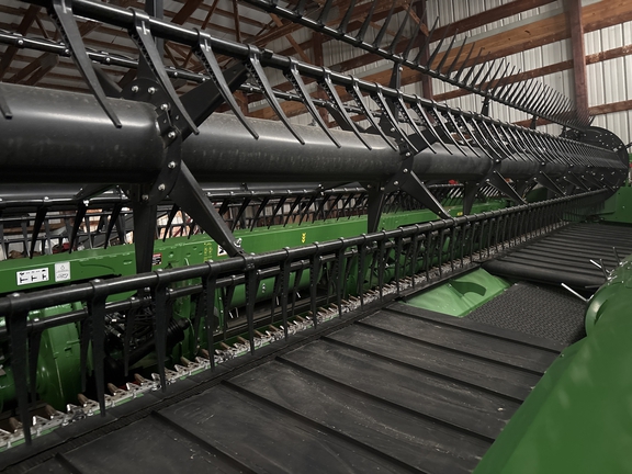 Used 2022 John Deere RD35F Combine Platforms at Koenig Equipment in Greenville, OH - Photo12