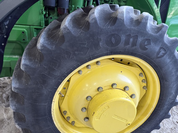 2012 John Deere 8235R - Photo12
