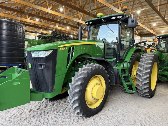 2012 John Deere 8235R - Photo4