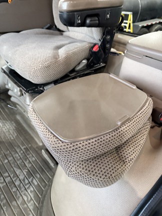 2012 John Deere 8235R - Photo23