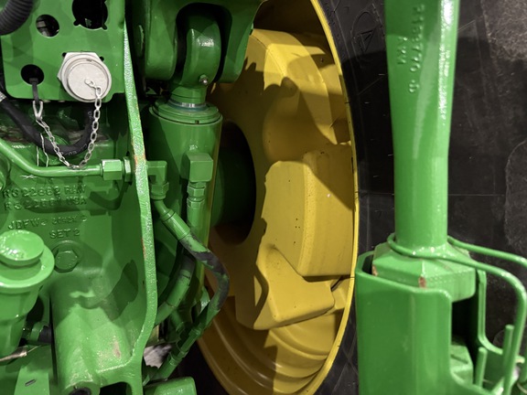 2012 John Deere 8235R - Photo37