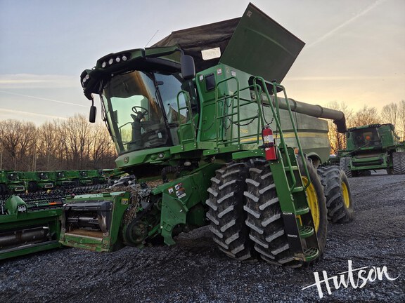 Photo of 2021 John Deere S780