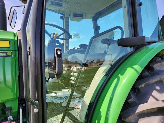 2022 John Deere 6120E Image 2