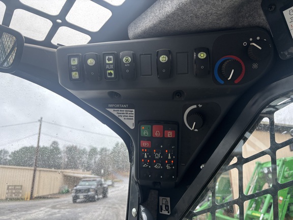 2024 John Deere 325G