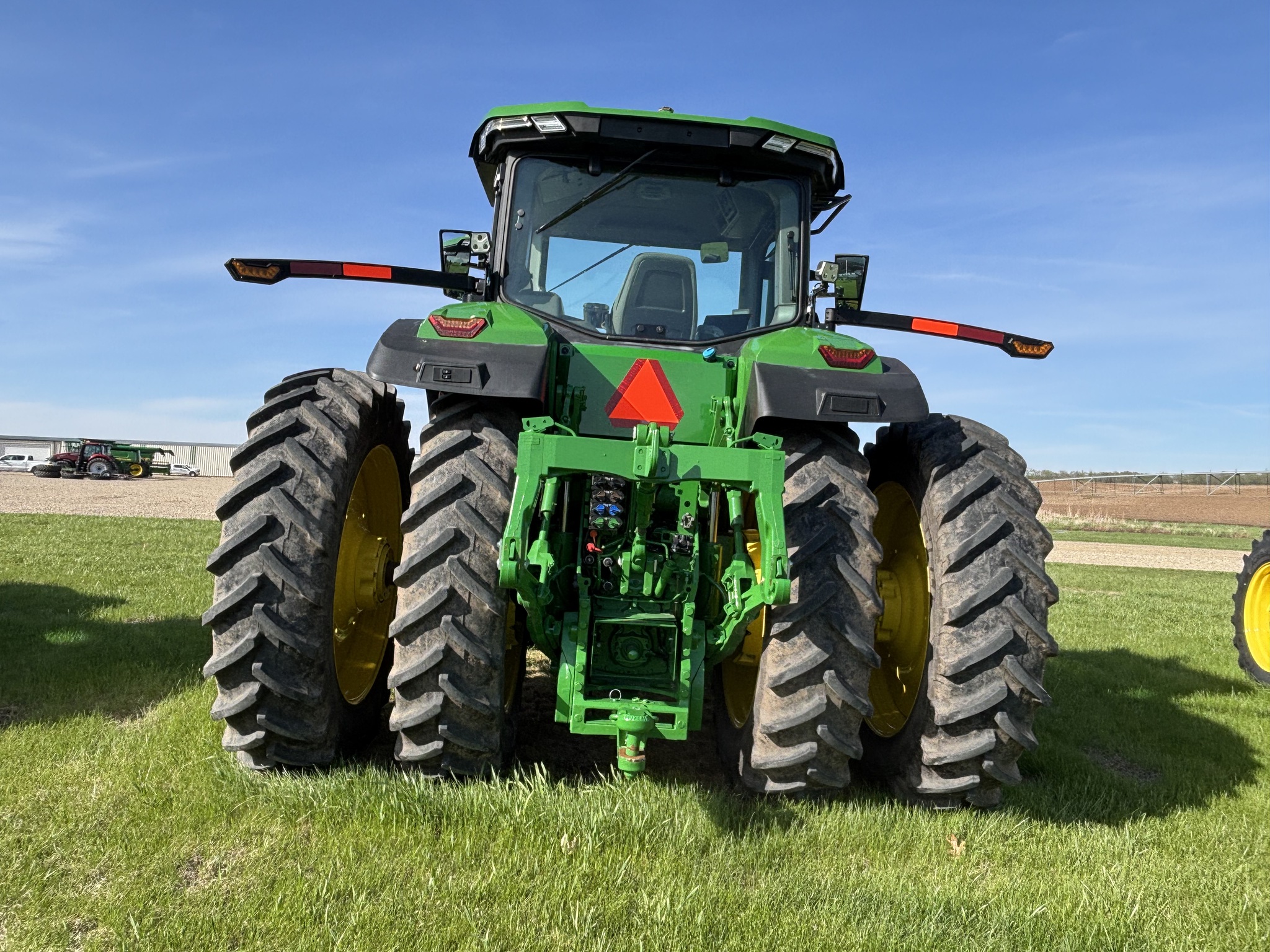  2025 John Deere 8R 250 at Heritage Tractor in Lacon, IL