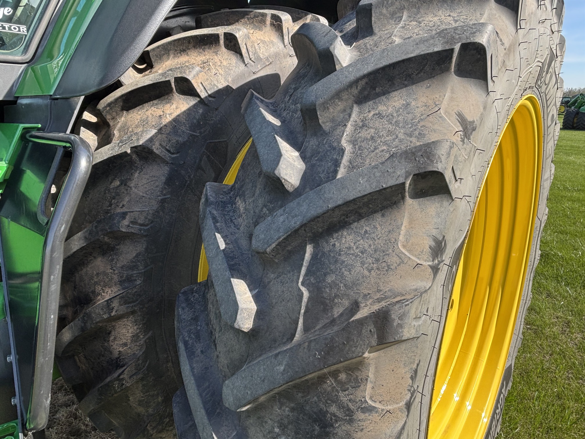  2025 John Deere 8R 250 at Heritage Tractor in Lacon, IL