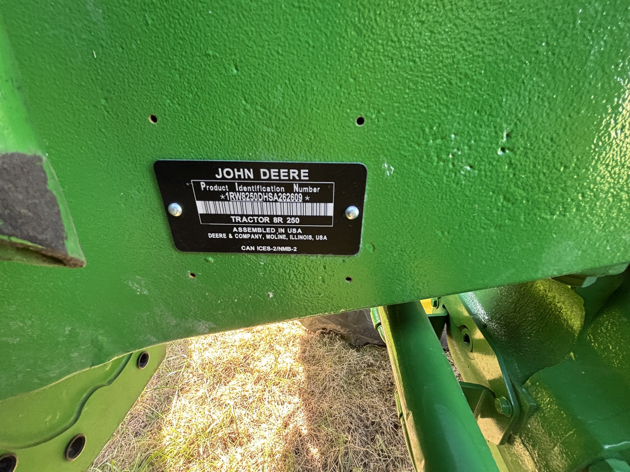  2025 John Deere 8R 250 at Heritage Tractor in Lacon, IL
