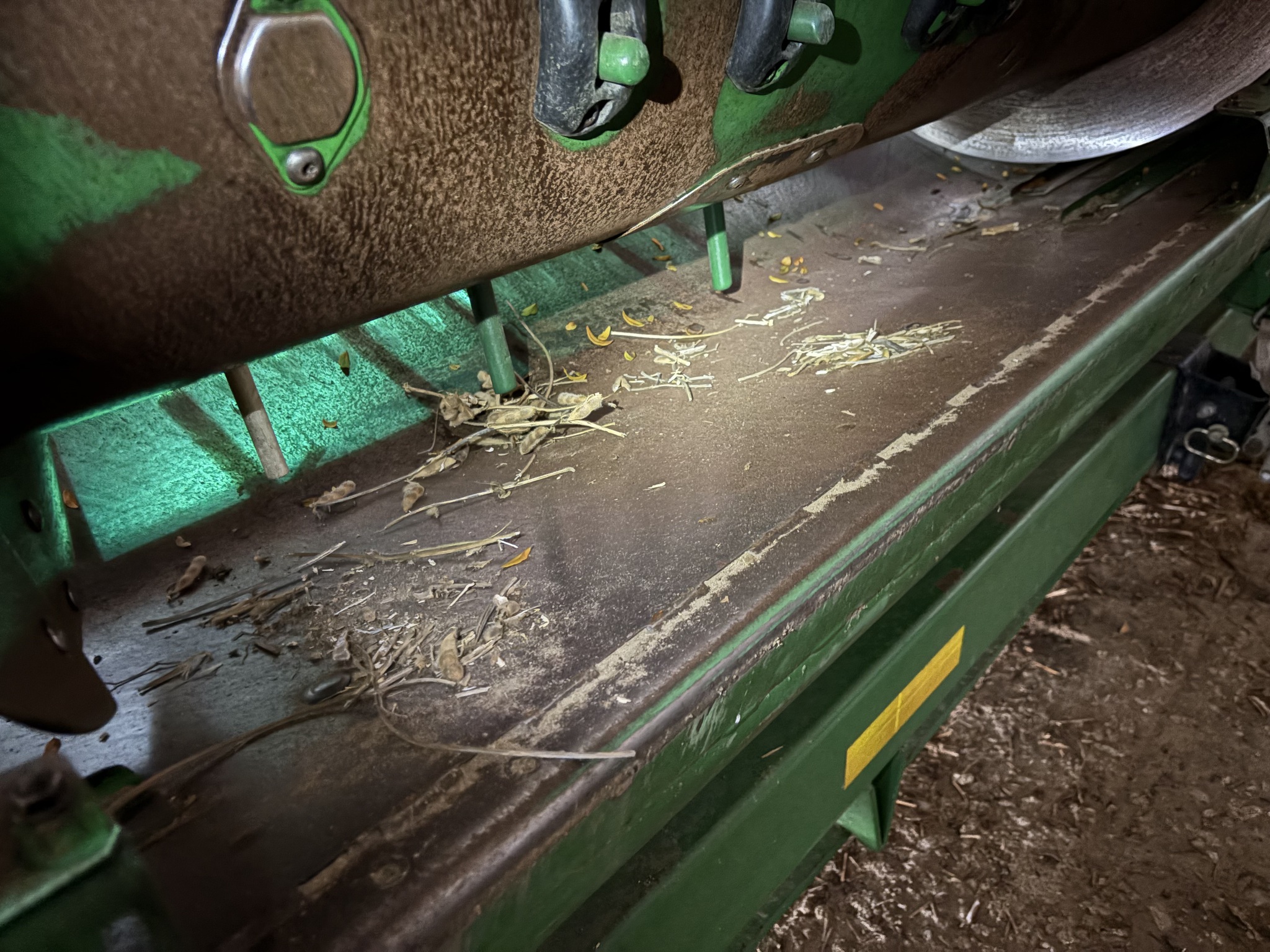 2011 John Deere 635F Image 10