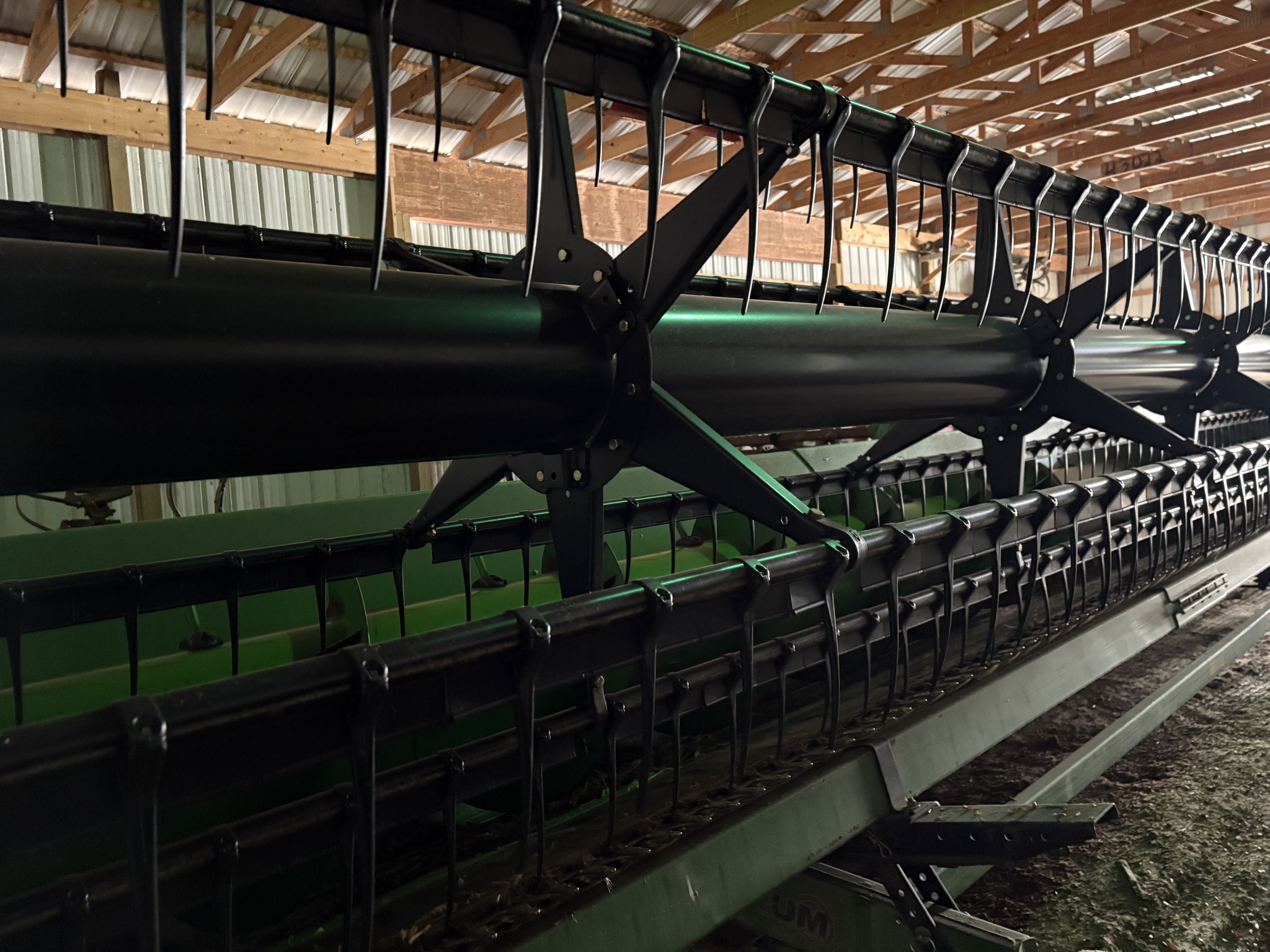 2011 John Deere 635F Image 6