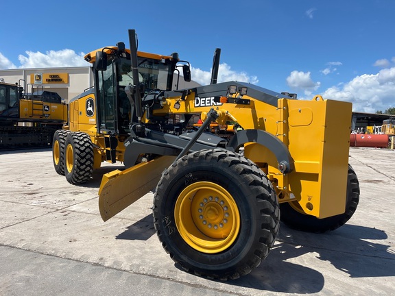 Photo of a 2024 John Deere 770G