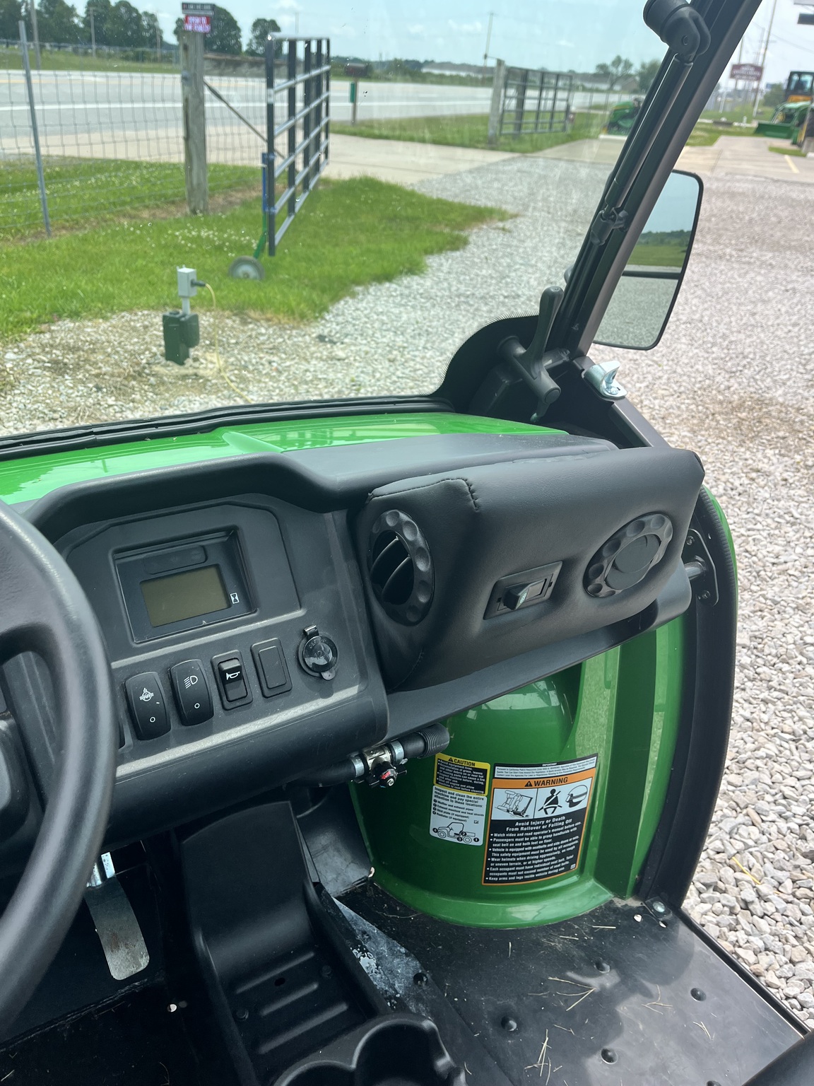 2024 John Deere 615 Image 8