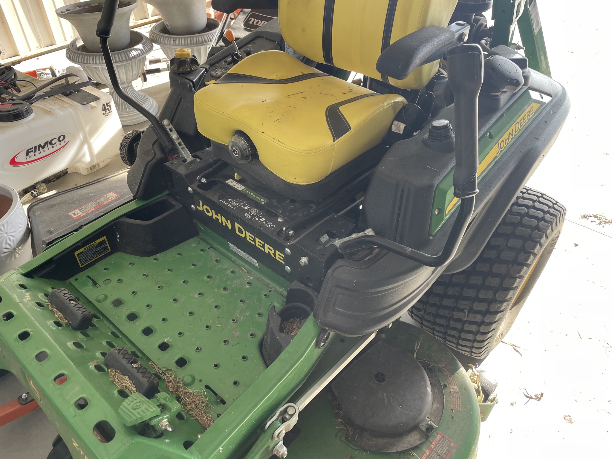  2021 John Deere Z950R at Heritage Tractor in Geneseo, IL