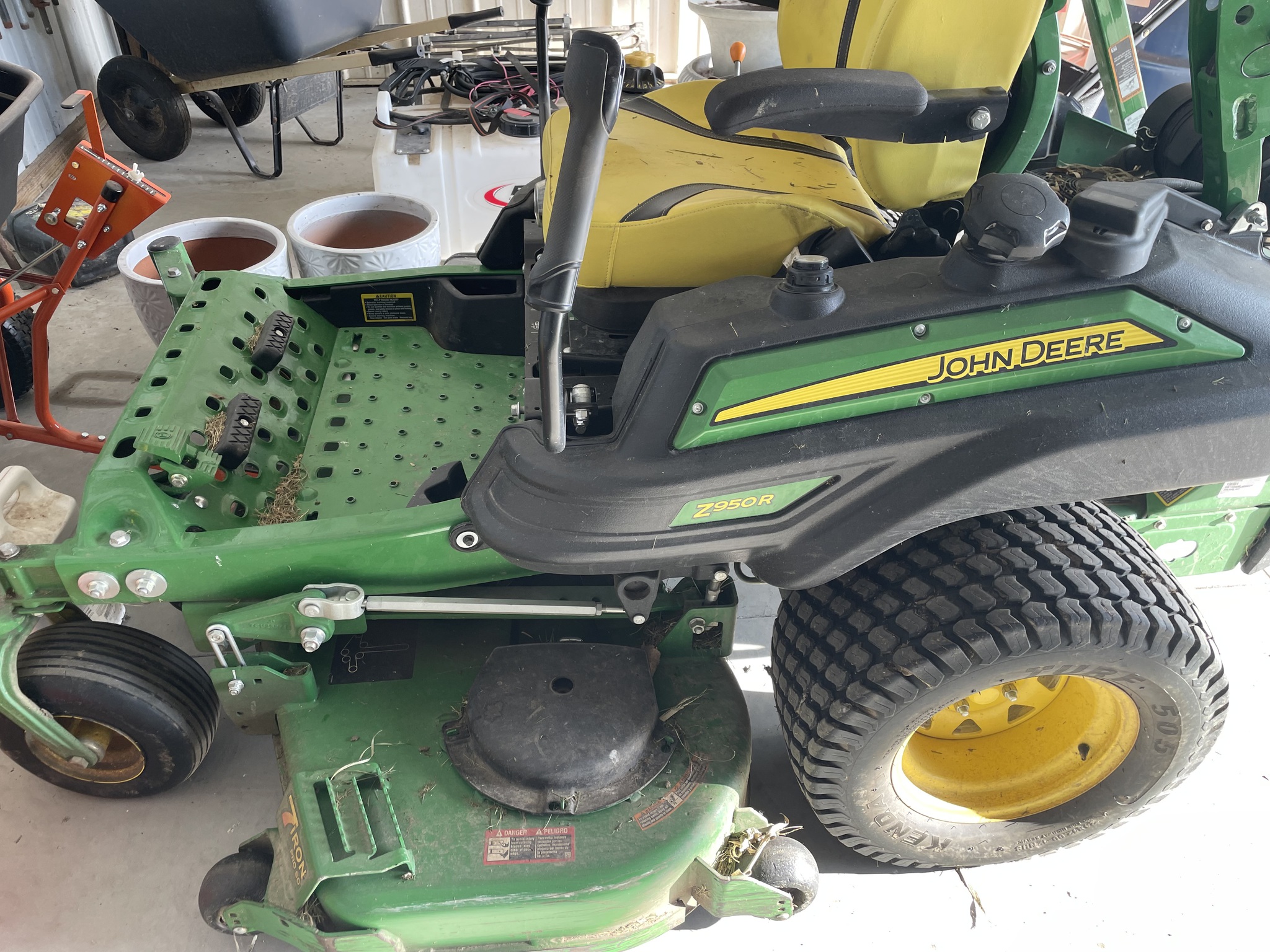  2021 John Deere Z950R at Heritage Tractor in Geneseo, IL