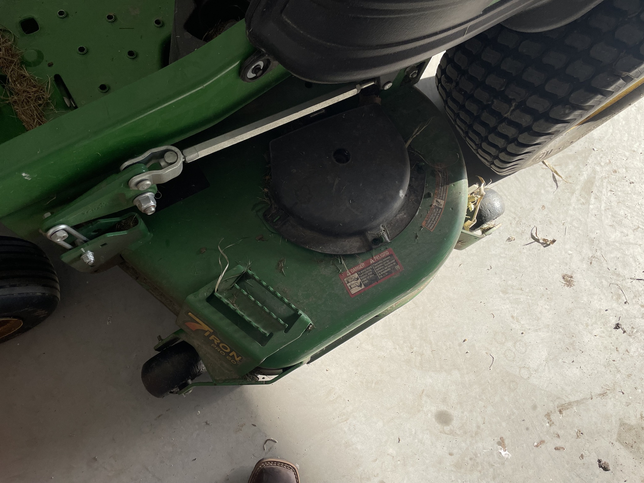  2021 John Deere Z950R at Heritage Tractor in Geneseo, IL
