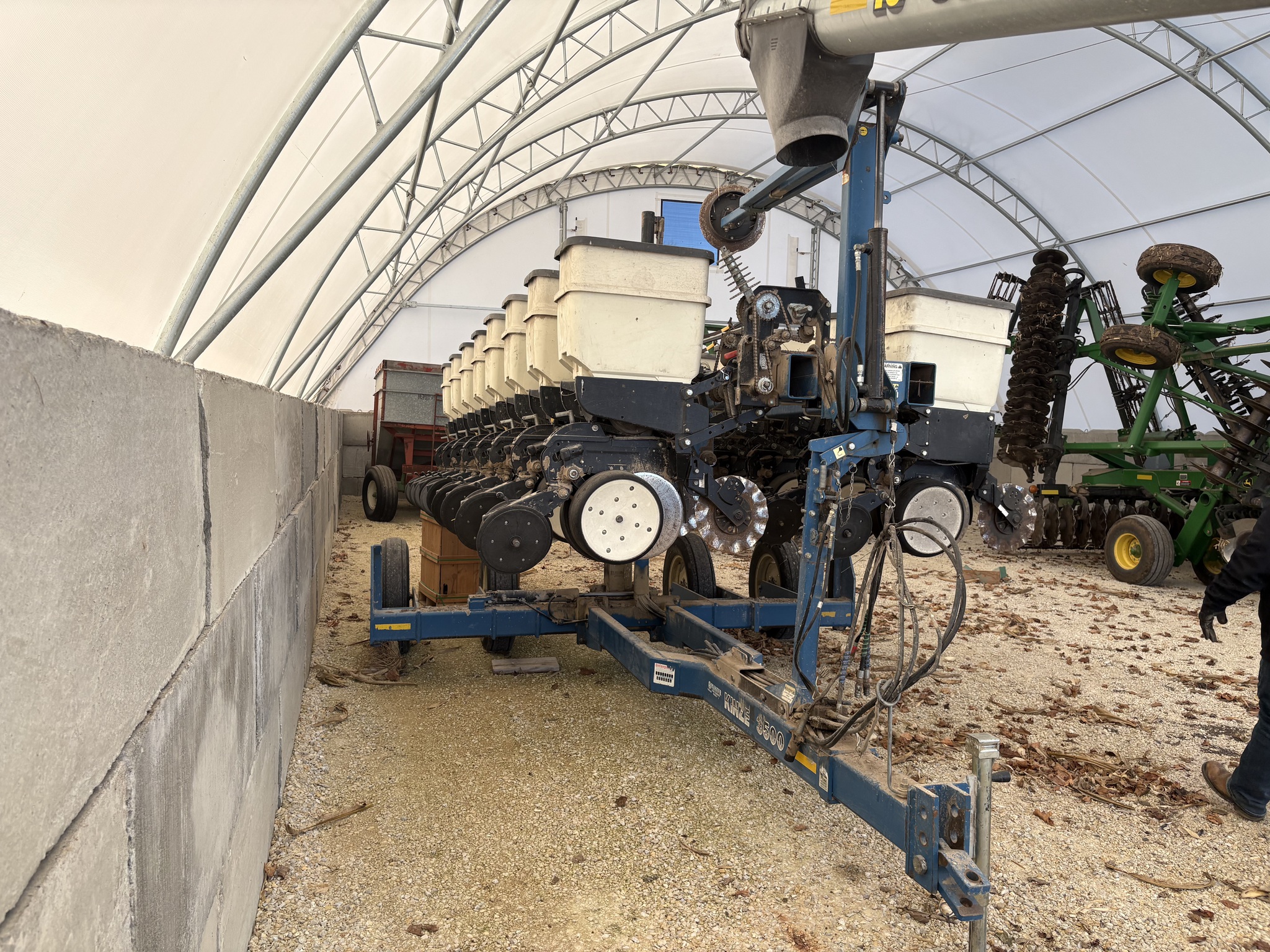  2001 Kinze 3500 at Heritage Tractor in Carthage, IL