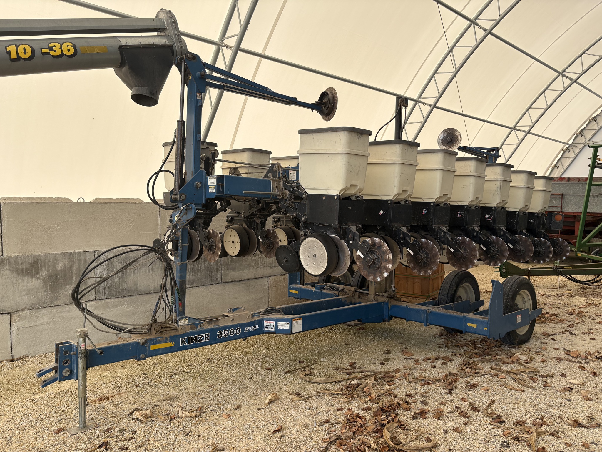  2001 Kinze 3500 at Heritage Tractor in Carthage, IL