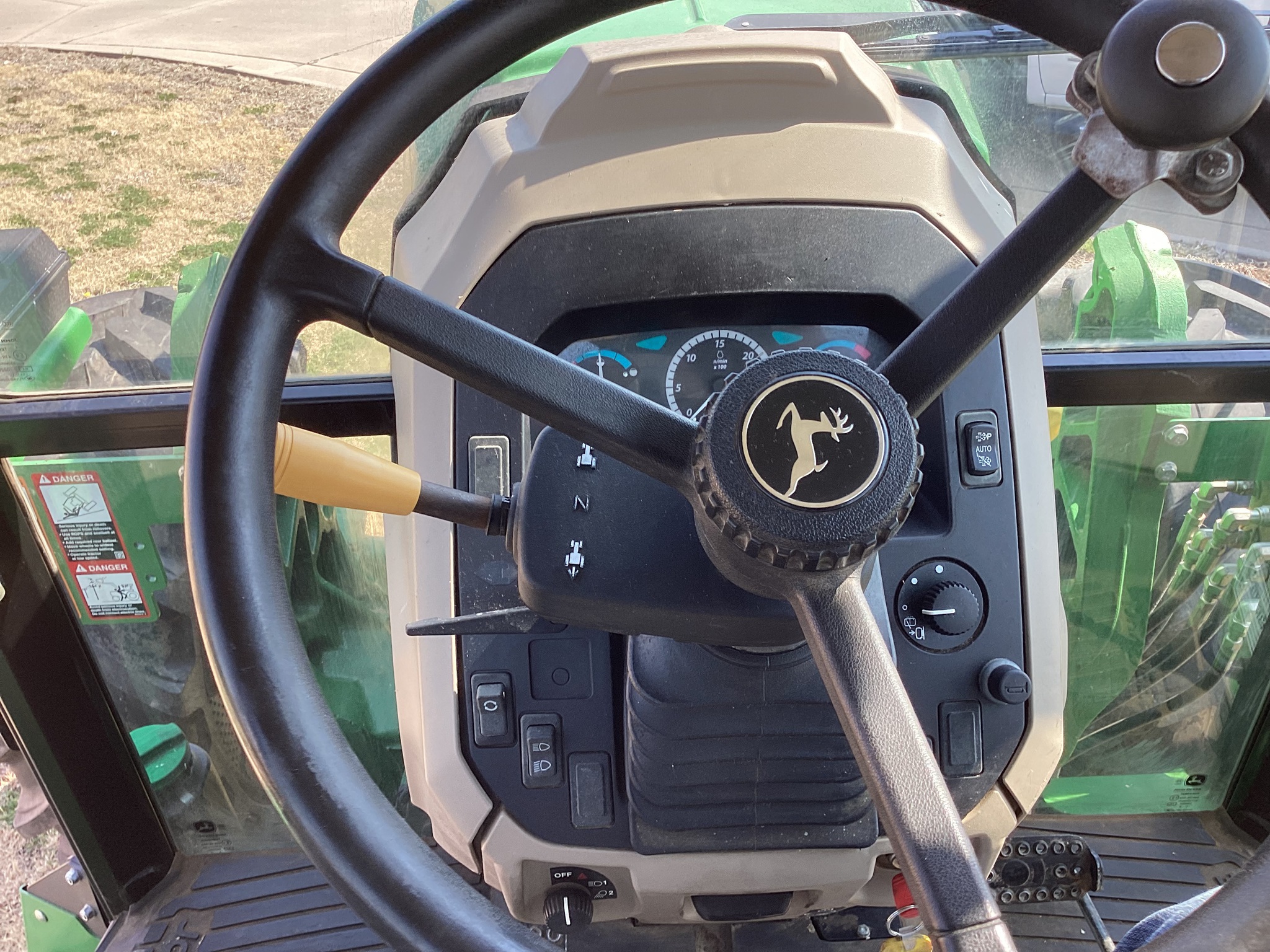 2014 John Deere 6140D Image 8