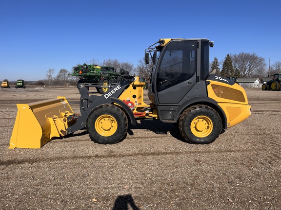2022 John Deere 204L - Photo8