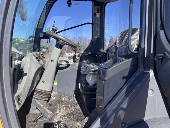 2022 John Deere 204L - Photo31