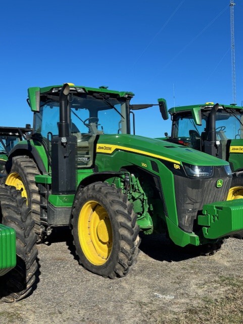 2024 John Deere 8R 250 Image 1