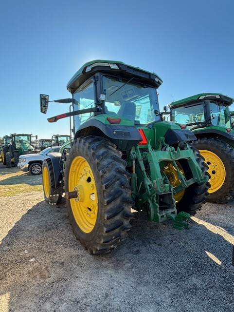 2024 John Deere 8R 250 Image 4