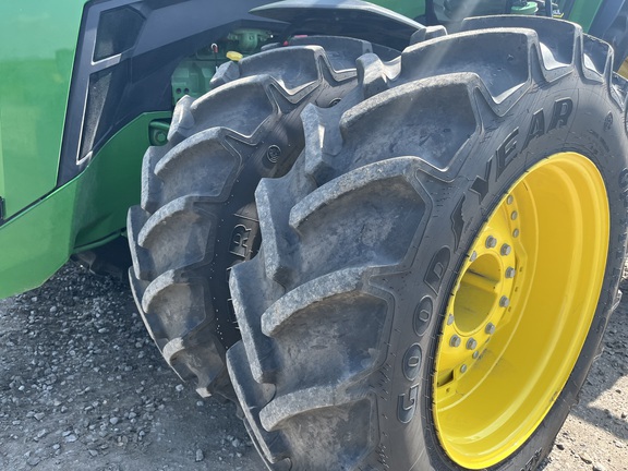 2025 John Deere 8R 370 - Photo11
