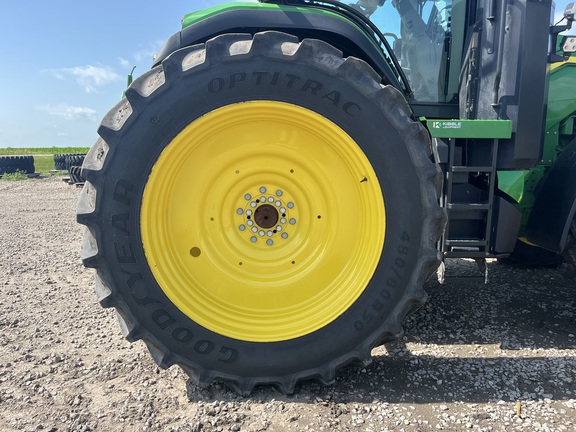 2025 John Deere 8R 370 - Photo15