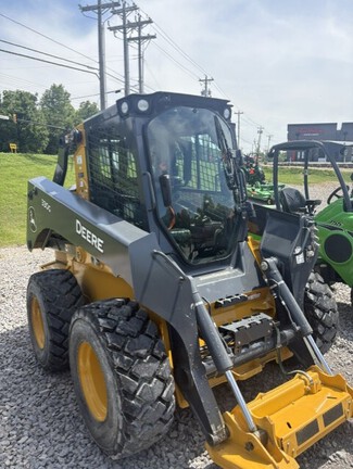 2023 John Deere 330G