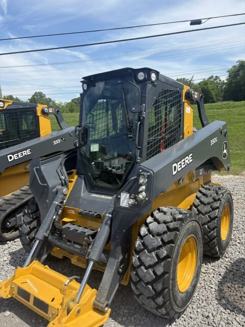 2023 John Deere 330G