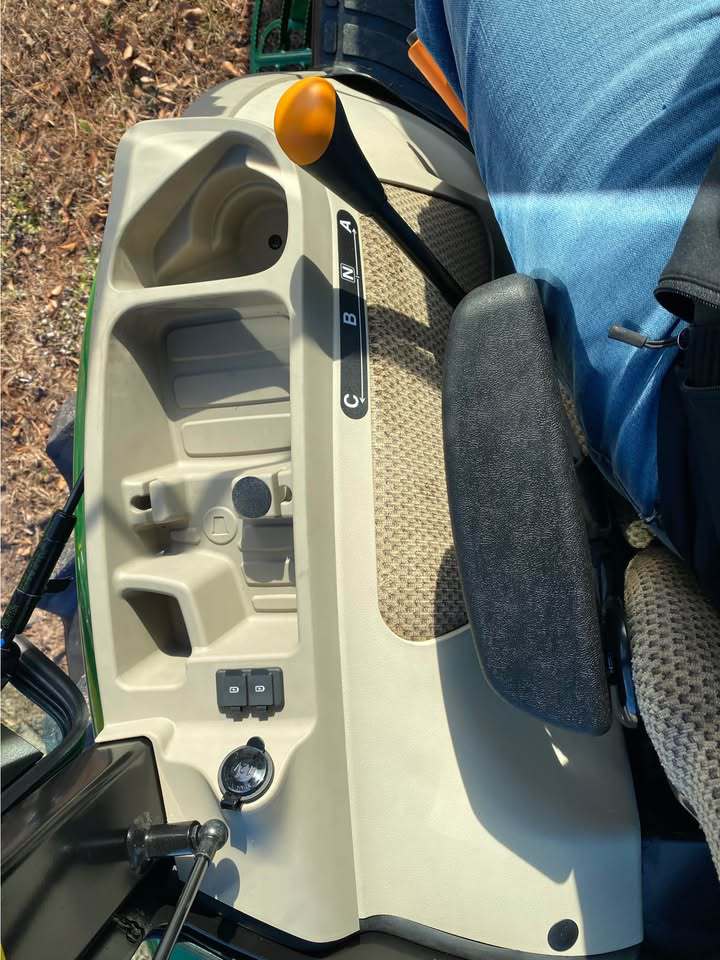 2026 John Deere 4075R Image 7